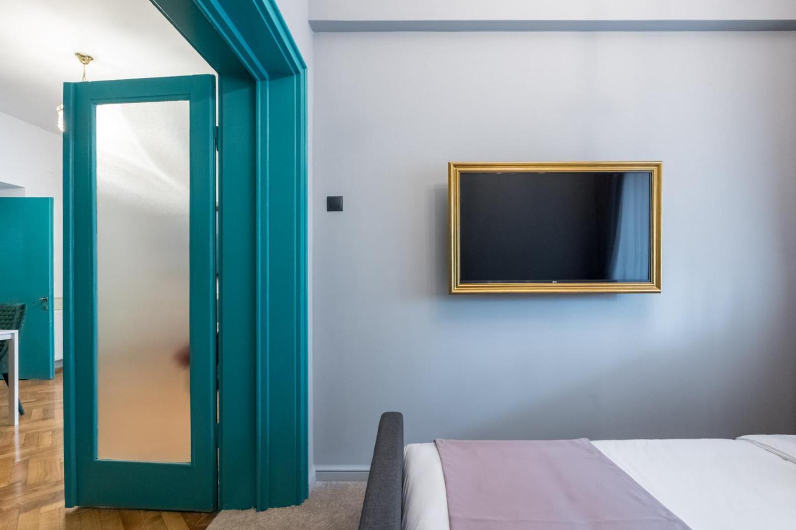 Highline Downtown Residences 6 Persons Family Apartment 부쿠레슈티 외부 사진