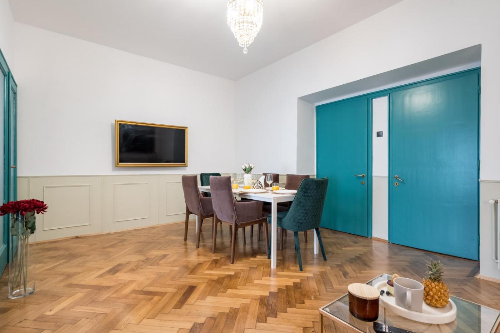 Highline Downtown Residences 6 Persons Family Apartment 부쿠레슈티 외부 사진