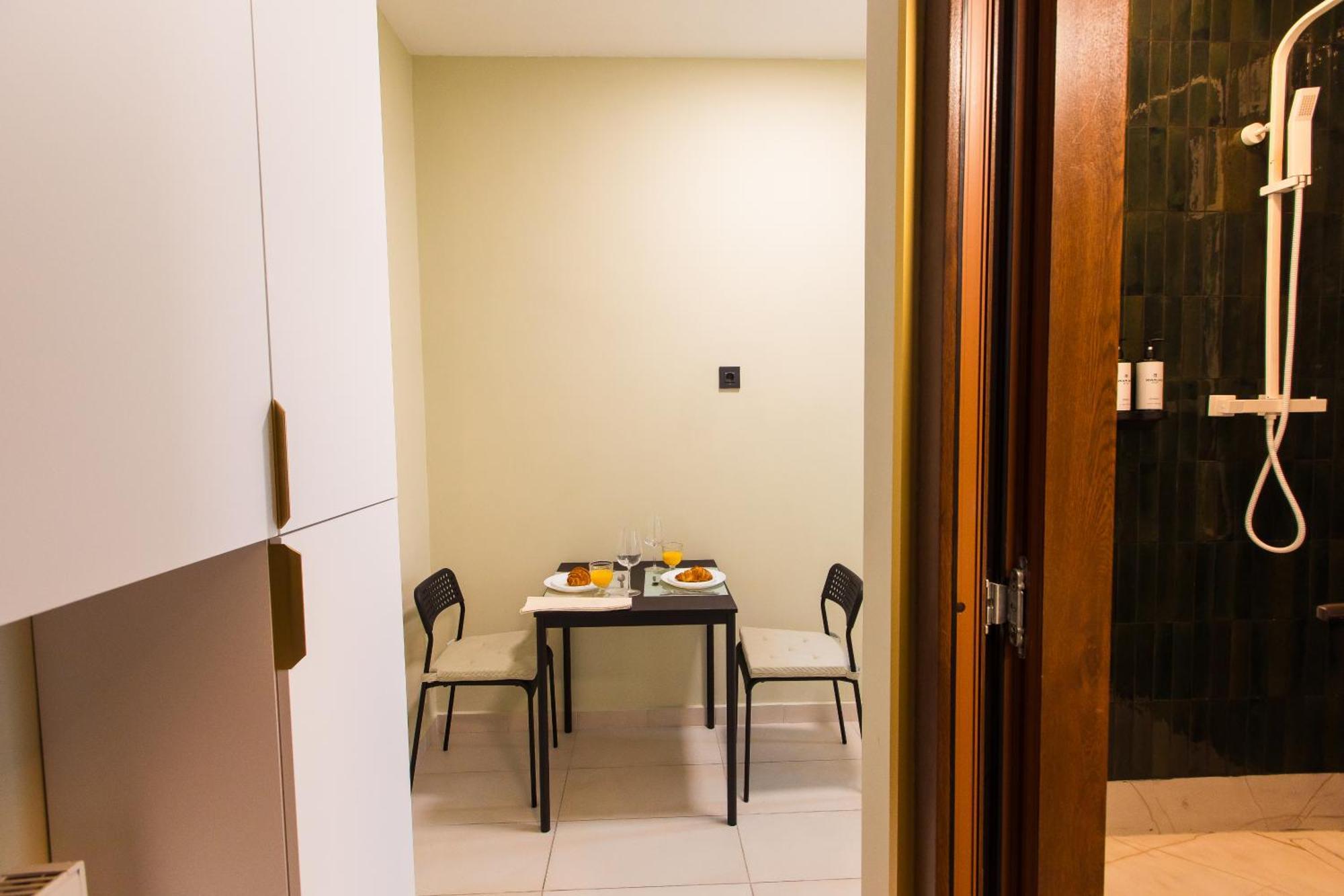 Highline Downtown Residences 6 Persons Family Apartment 부쿠레슈티 외부 사진