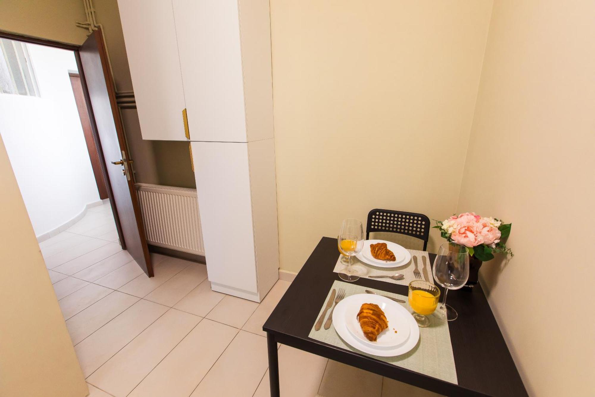 Highline Downtown Residences 6 Persons Family Apartment 부쿠레슈티 외부 사진